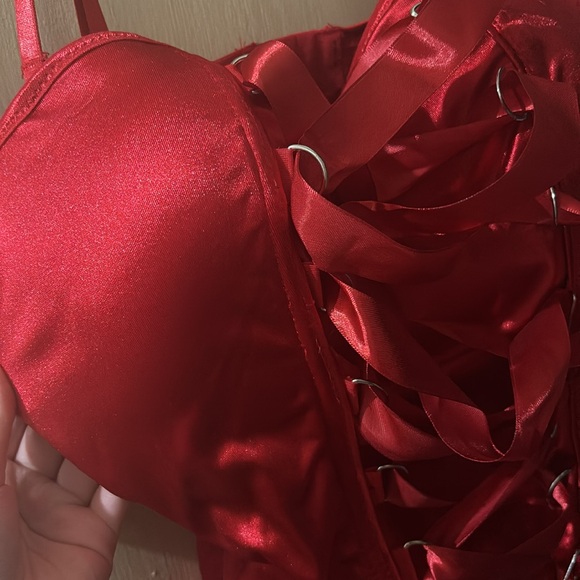 Sexy red corset top! - Picture 3 of 6